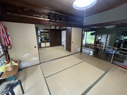 (居間)