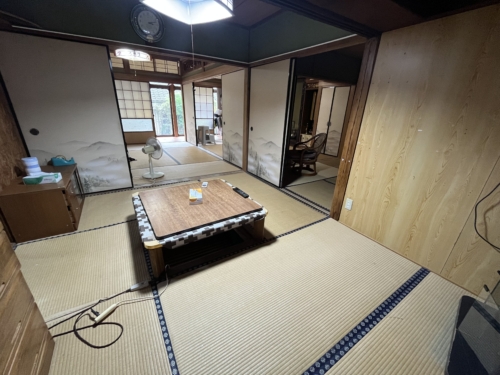 (居間)