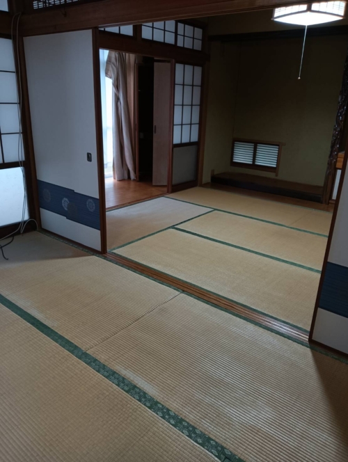 (居間)
