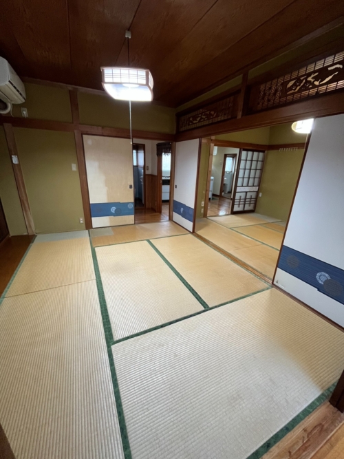 (居間)