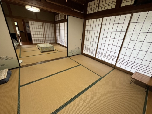 (居間)